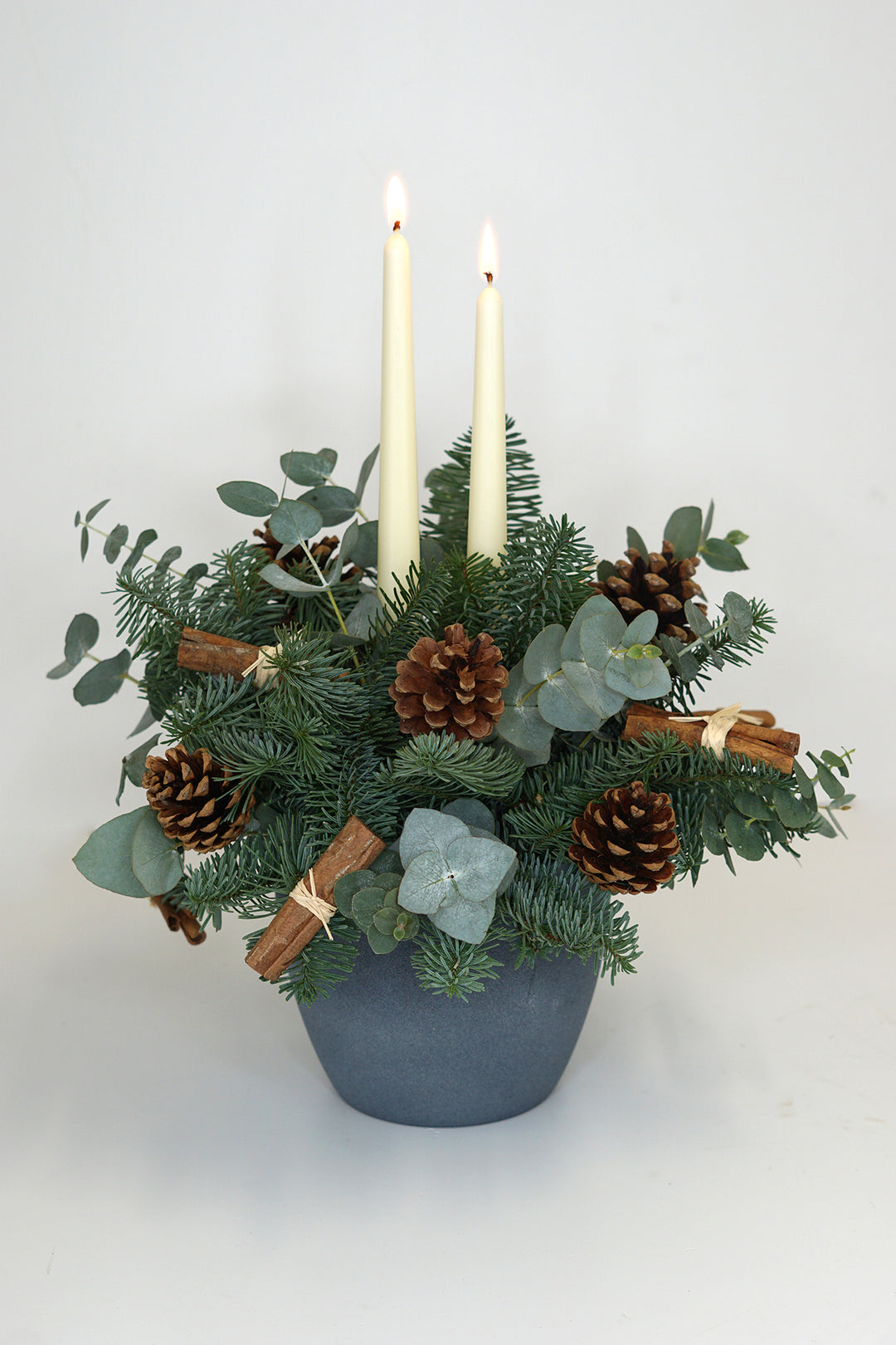 Noel Round Table Arrangement