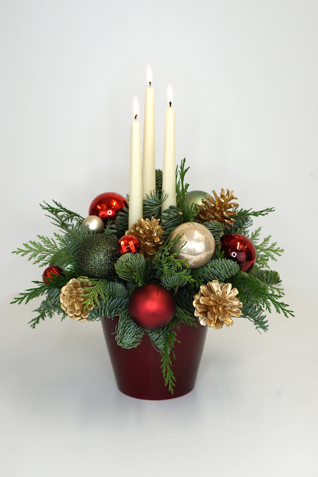 Santa Round Table Arrangement
